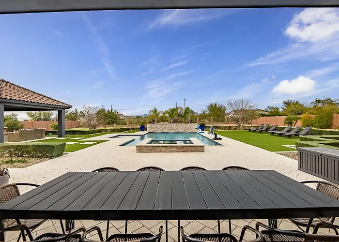 Enjoy Pool Putting Sports Court-pickleball Dom wakacyjny *