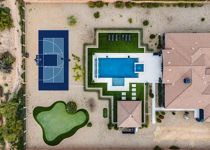 Enjoy Pool Putting Sports Court-pickleball