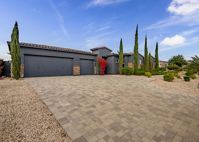 Enjoy Pool Putting Sports Court-pickleball * Cave Creek