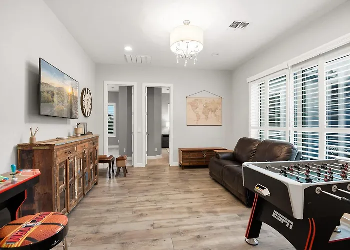 Enjoy Pool Putting Sports Court-pickleball Cave Creek