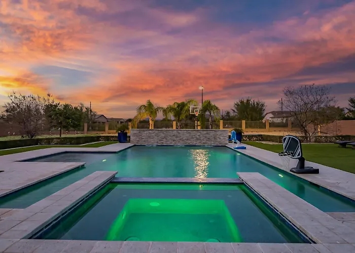 Enjoy Pool Putting Sports Court-pickleball * Cave Creek